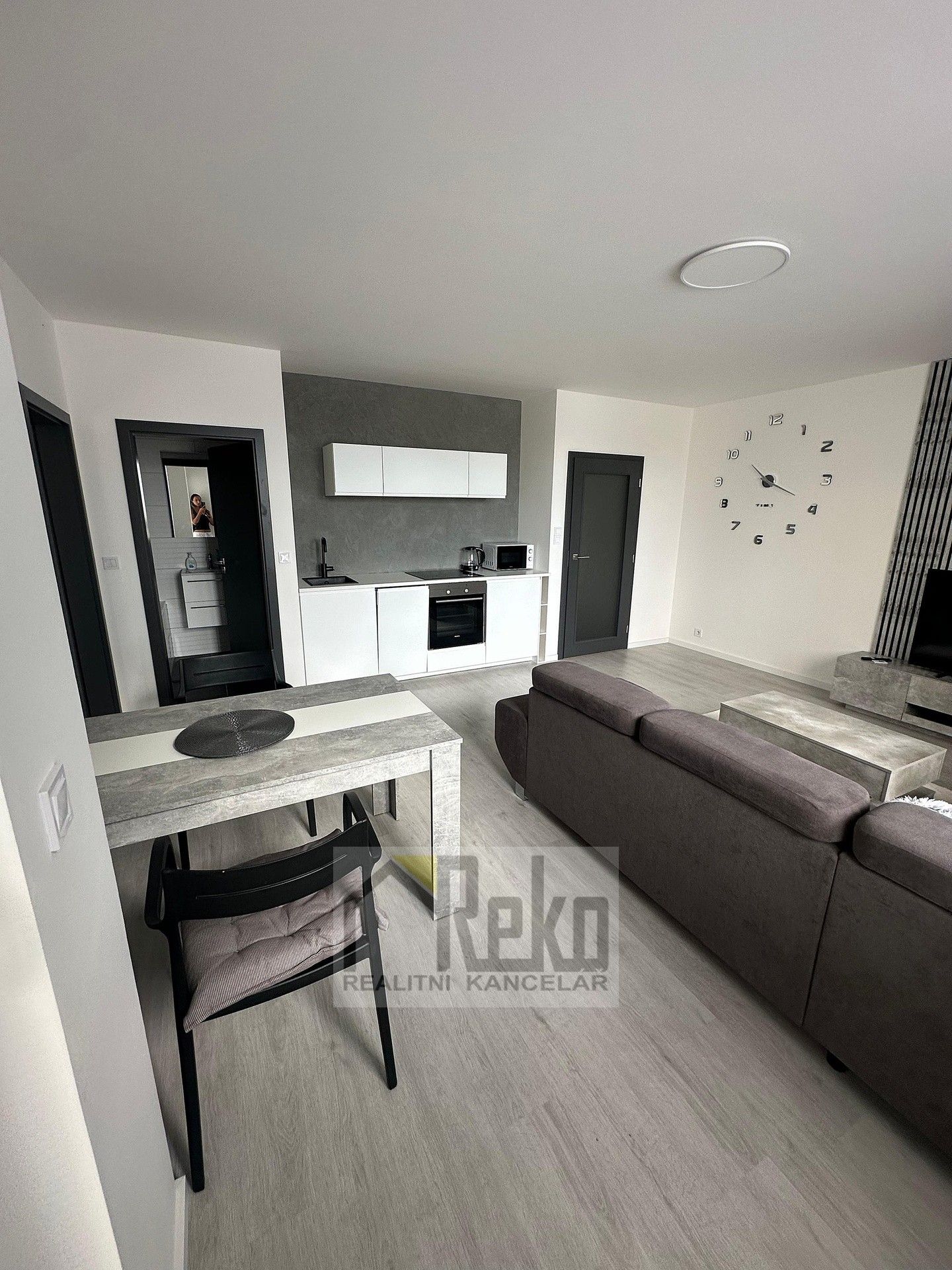 2+kk, Na Horizontu, Králův Dvůr, 49 m² - 2