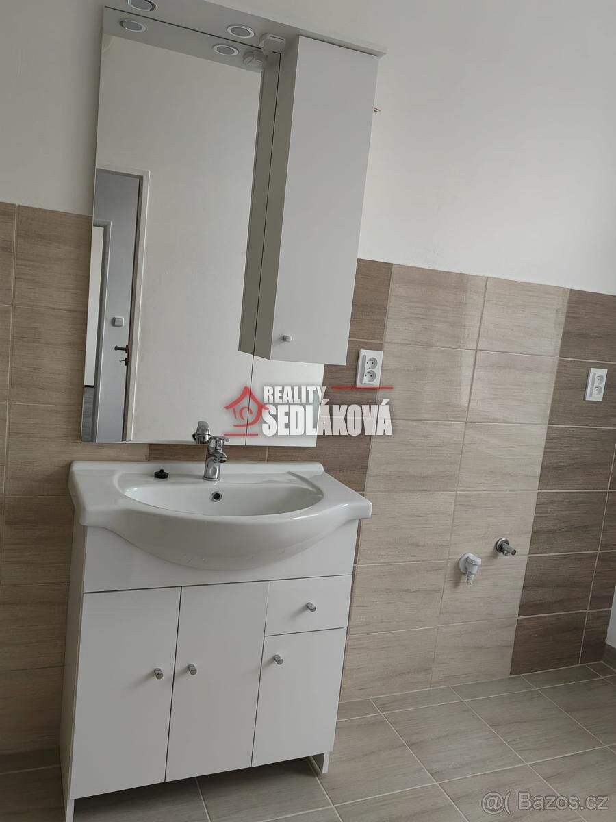 Byty, Děčín, 405 02