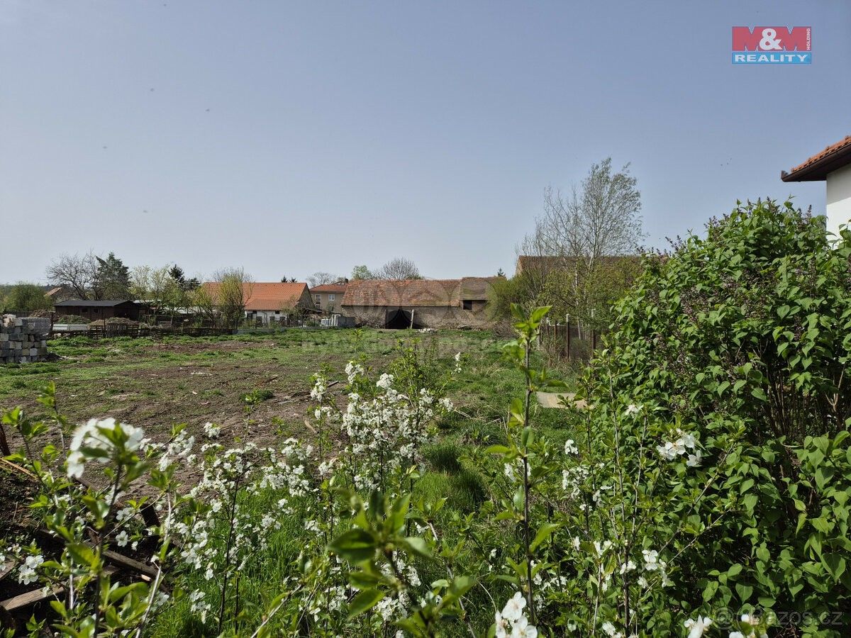 Zahrady, Lochovice, 267 23, 2 561 m²