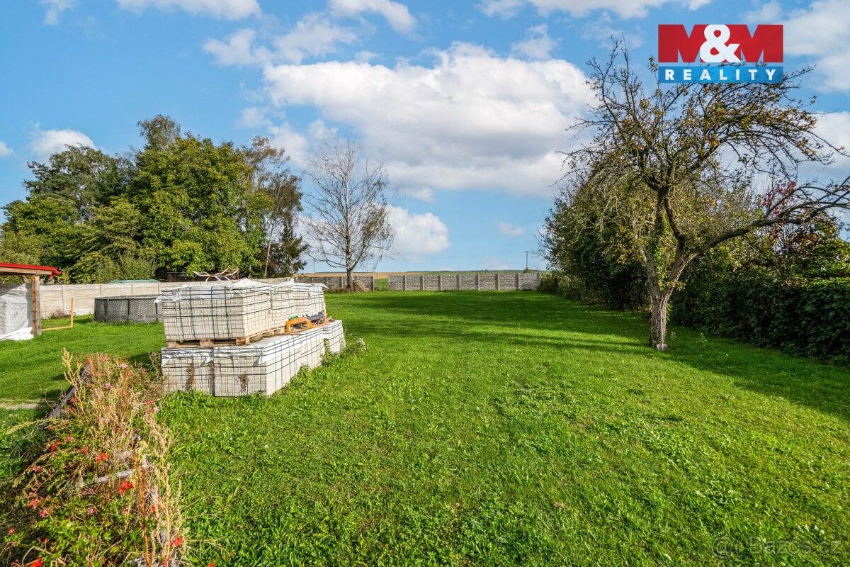 Prodej pozemek pro bydlení - Straky, 289 25