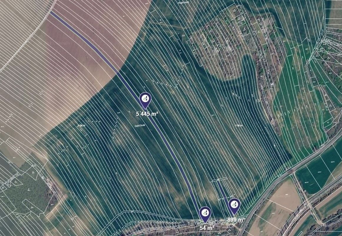 Zemědělský pozemek, 9 833 m²