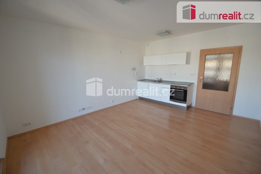 Pronájem byt 1+kk - Jana Přibíka, Praha, 36 m²