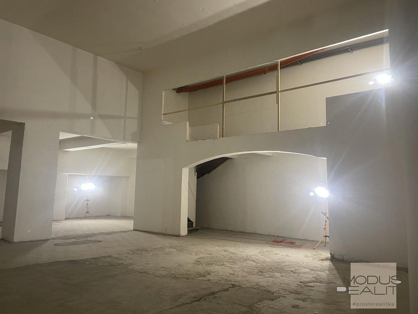Pronájem obchodní prostory - Praha - Nové Město, okres Praha 1, Hlavní město Praha, 1 000 m² - 5