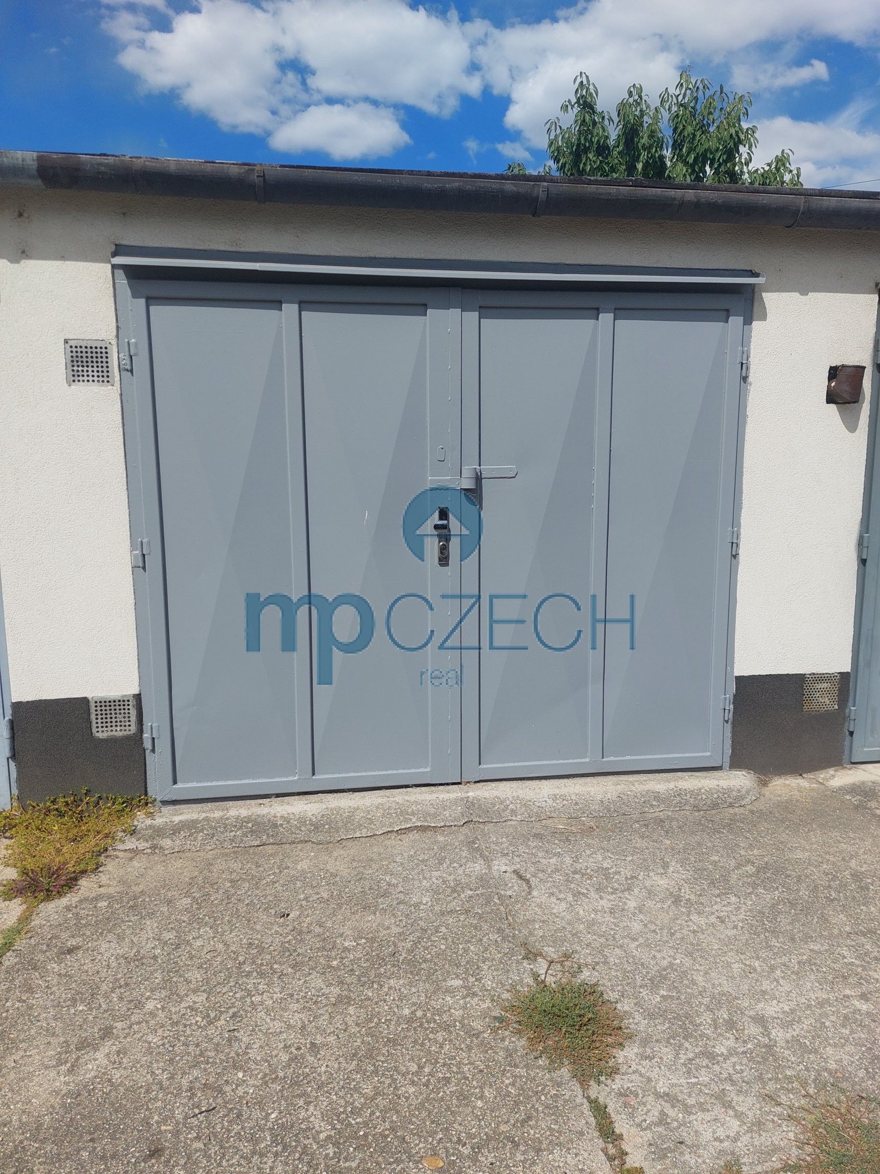 Prodej garáž - Švehlova, Šlapanice, 18 m²