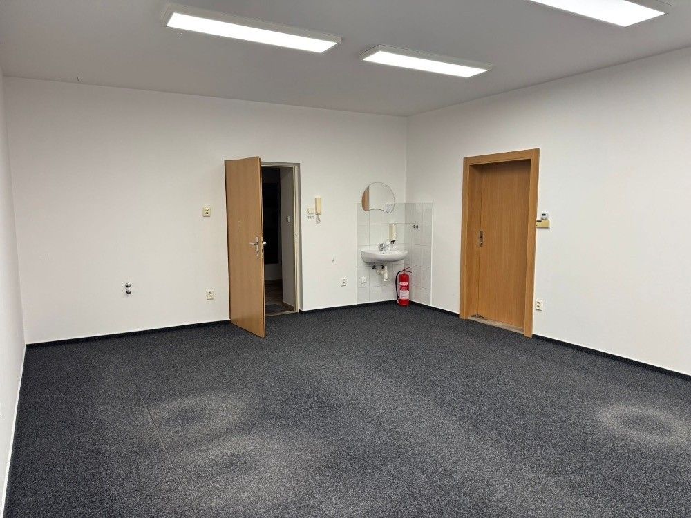 Pronájem obchodní prostory - Vítkov, 749 01