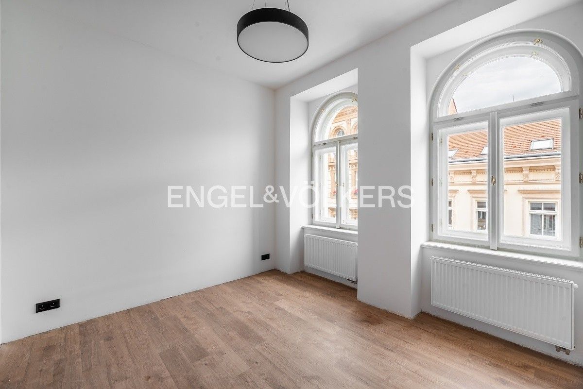 Pronájem byt 3+kk - Kroftova 342, Praha Smíchov, 102 m² - 5