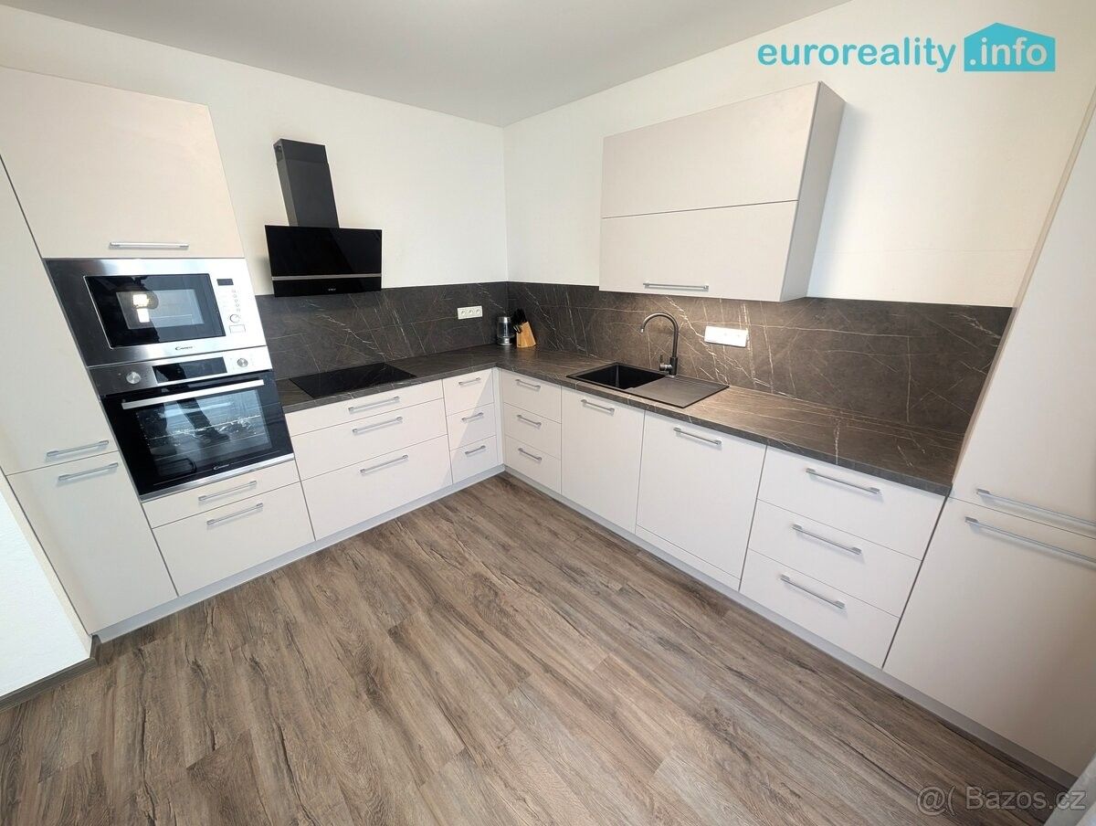 Byty, Nýřany, 330 23