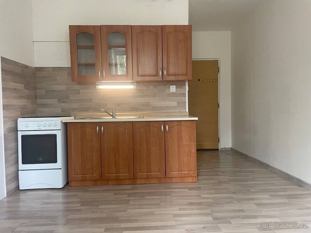 Pronájem byt - Jirkov, 431 11