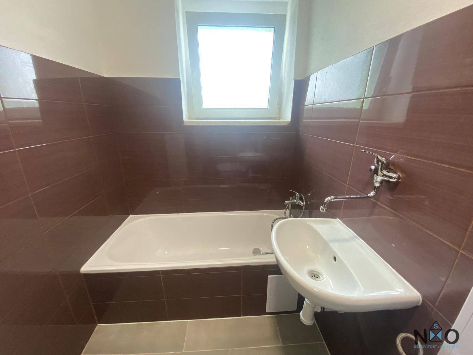 Pronájem byt 2+kk - Vysočany, Bor, 32 m²