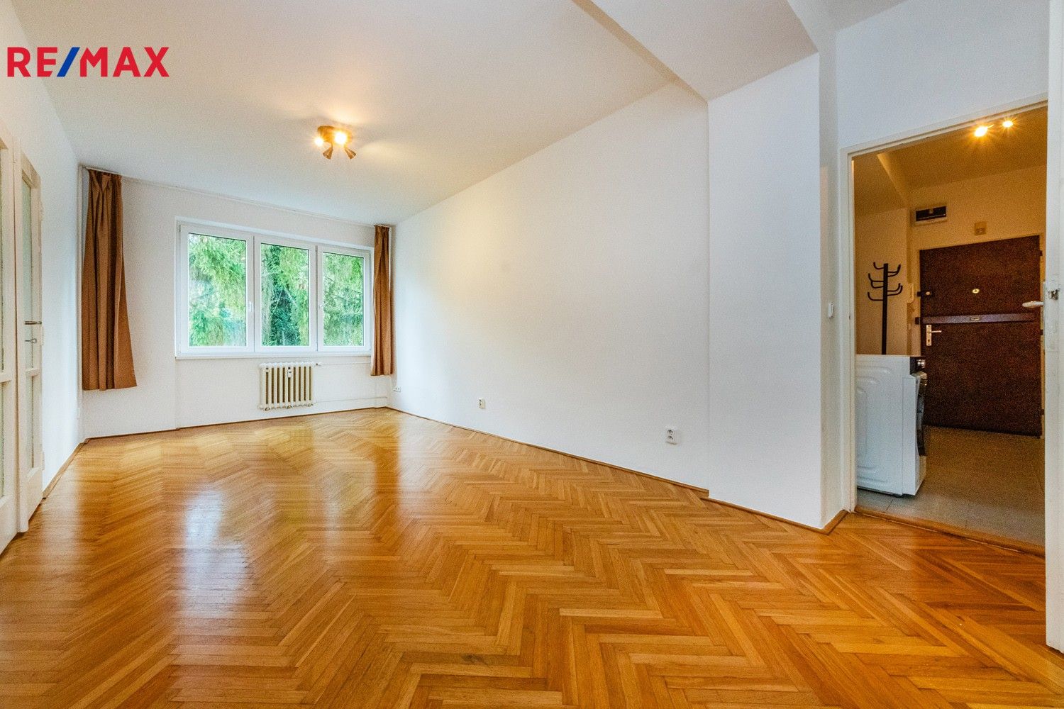 Pronájem byt 3+1 - Bělohorská, Praha, 62 m²