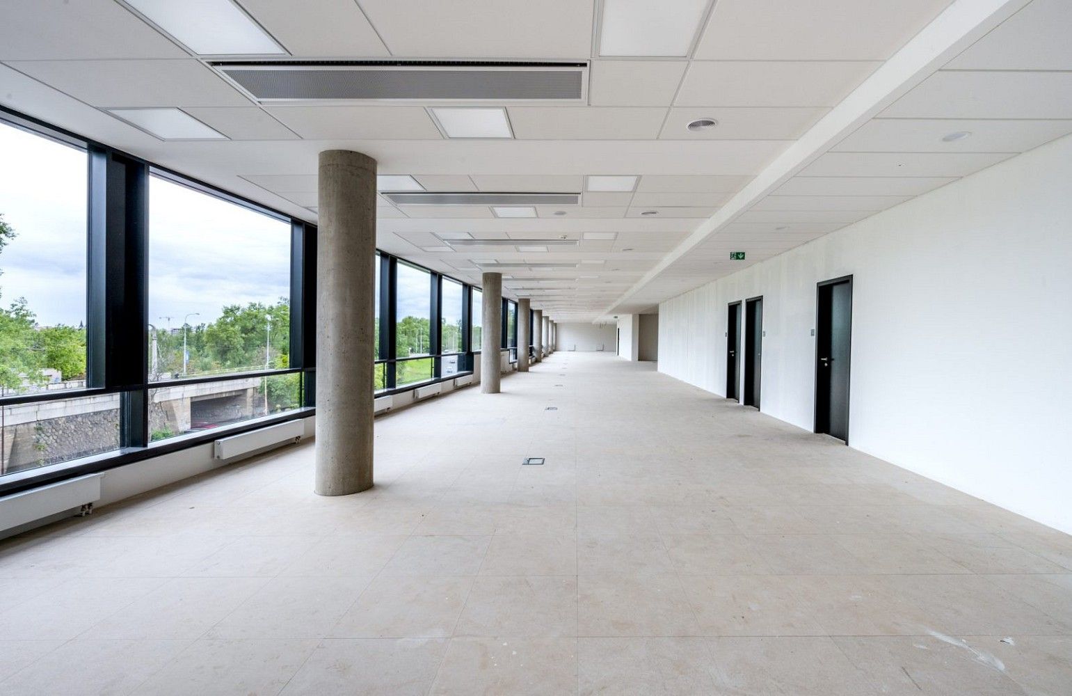 Kancelář · 897 m² · Praha - 3