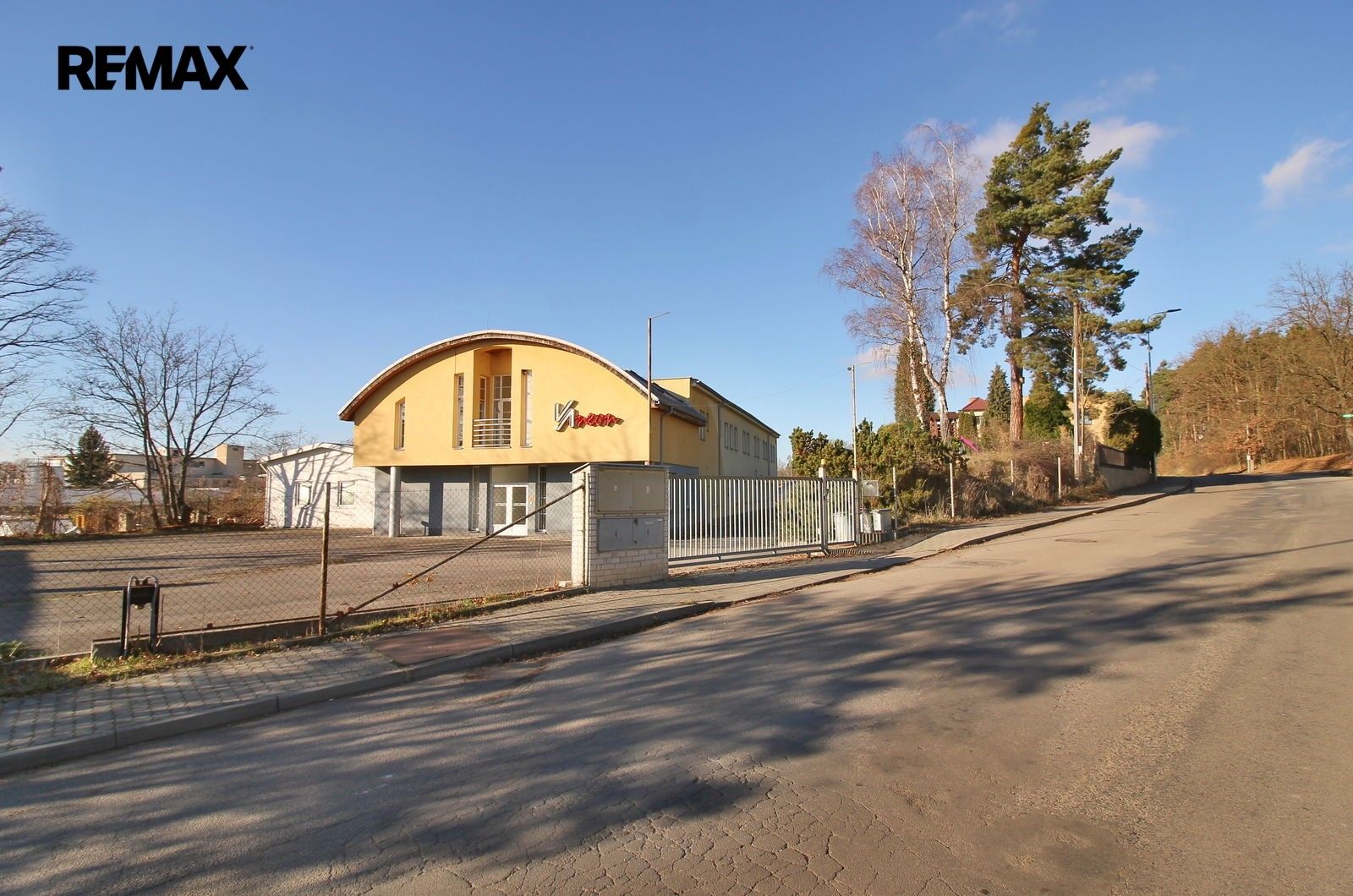Výrobní prostory, Nádražní 577, Zliv, 2 700 m² - 1