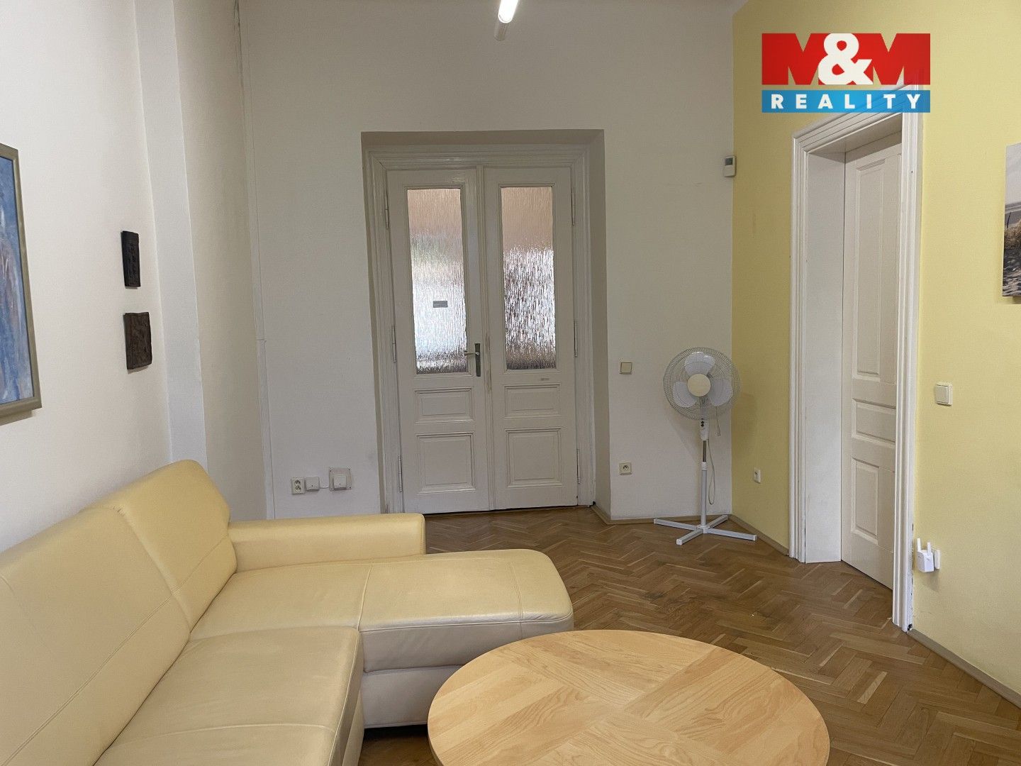 Pronájem obchodní prostory - Krkonošská, Praha, 17 m²