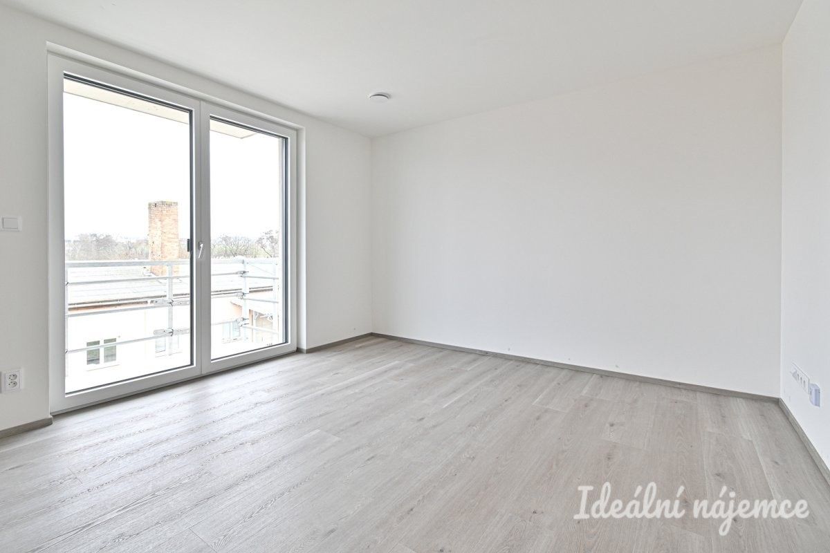 Pronájem byt 2+kk - Dragounů, Dobřany, 39 m² - 5