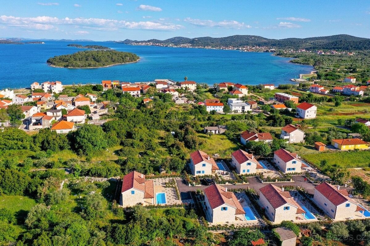 Rodinné domy, 987 66, Zahraničí