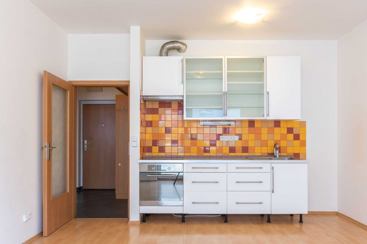 2+kk, Kudrnova, Praha, 48 m² - 2