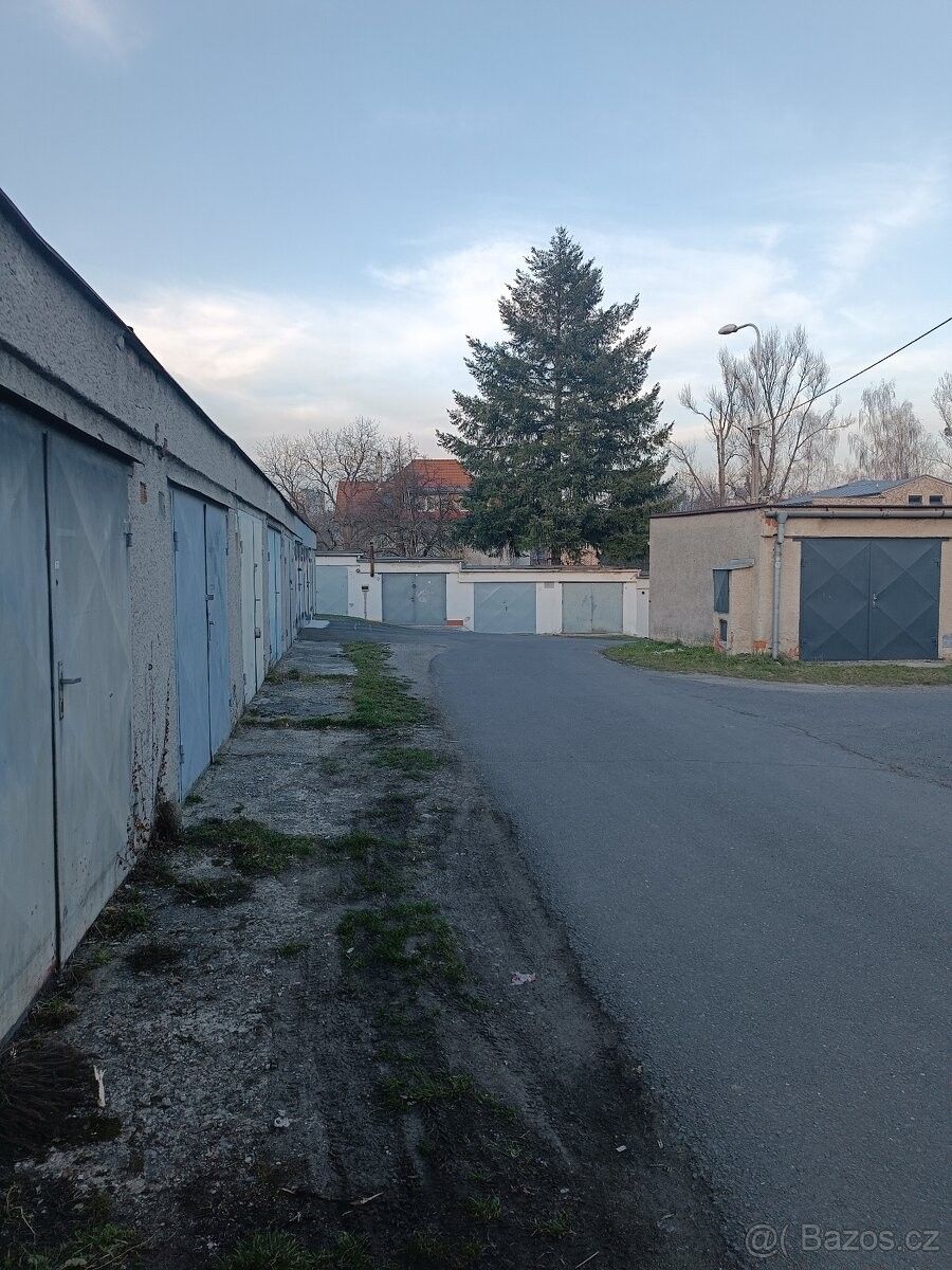 Garáže, Frýdek-Místek, 738 01