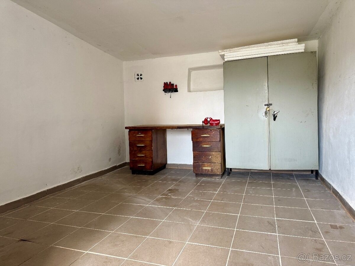 Prodej garáž - Havířov, 736 01