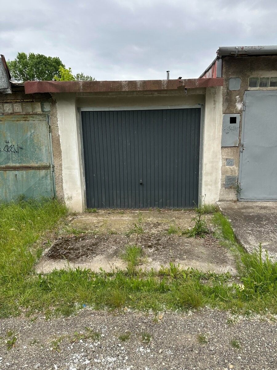 Garáže, Ostrava, 710 00