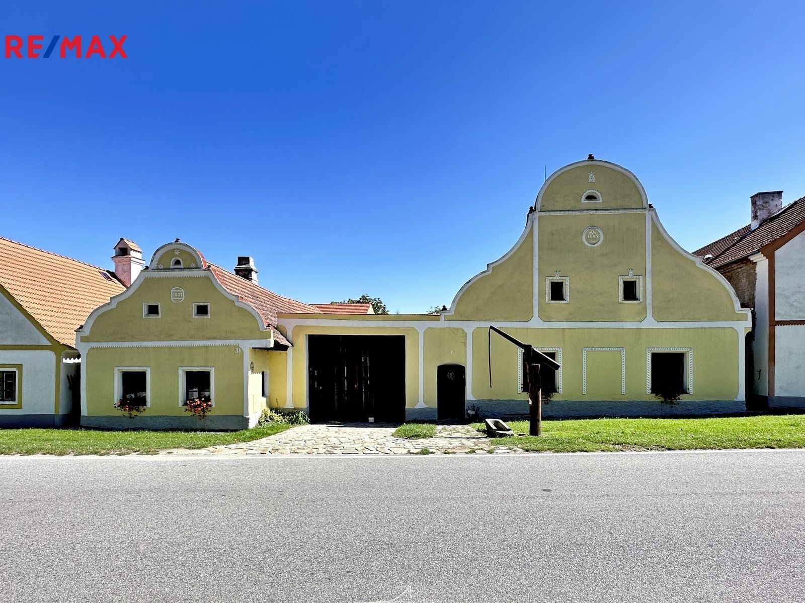 Prodej rodinný dům - Holašovice, Jankov, 430 m²