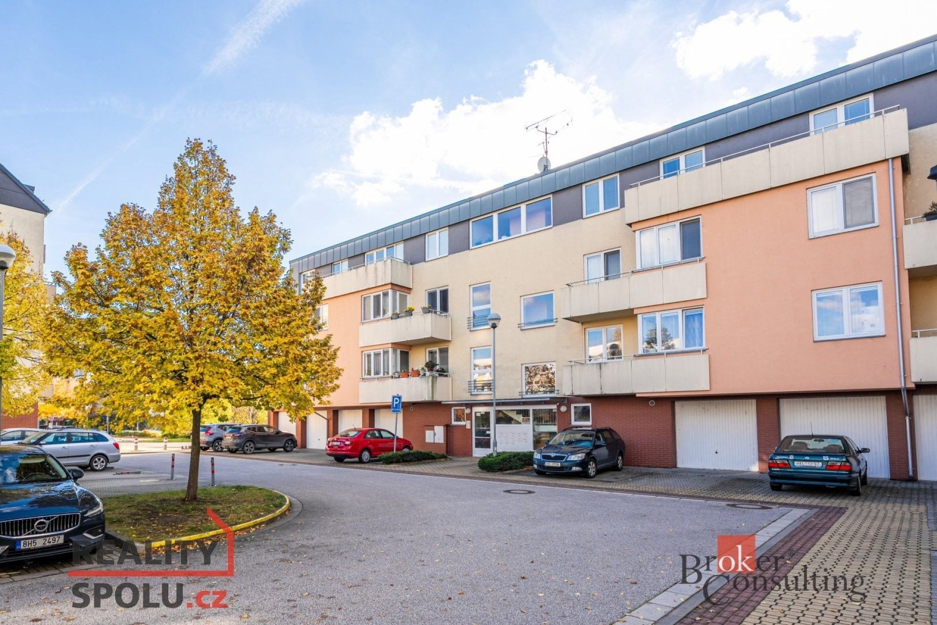 Pronájem byt 2+kk - Ve Stromovce, Hradec Králové, 43 m²