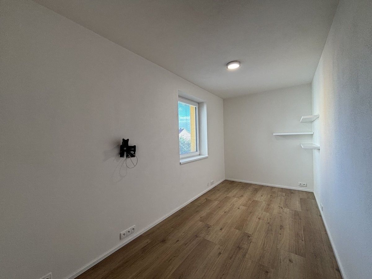 Pronájem byt 3+kk - Dobrovodská, České Budějovice, 73 m² - 5