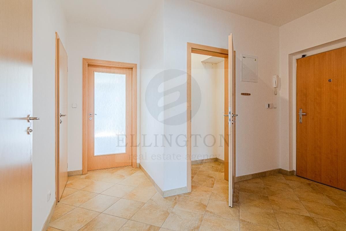 Byt 2+kk · 54 m² · Sazovická, Praha - 4