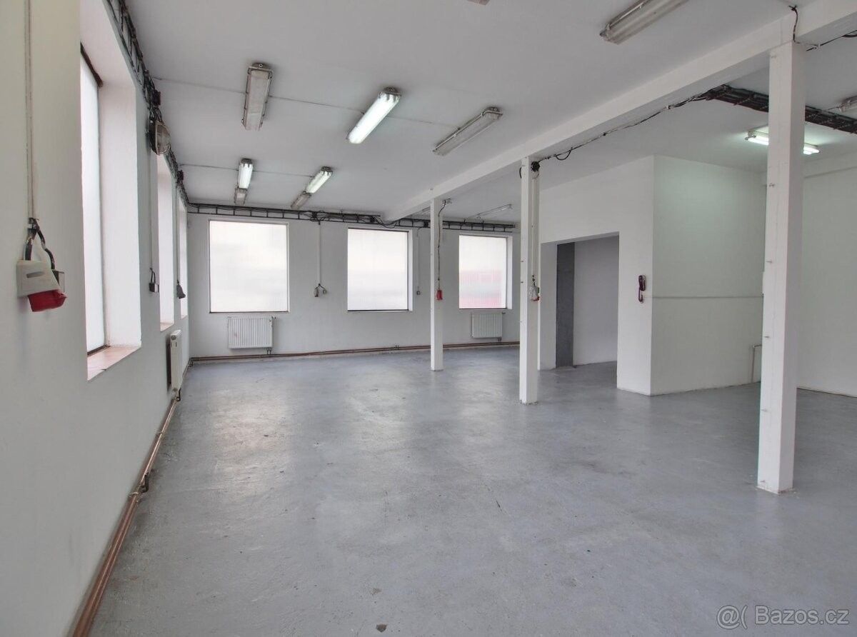 Sklady, Holasice, 664 61