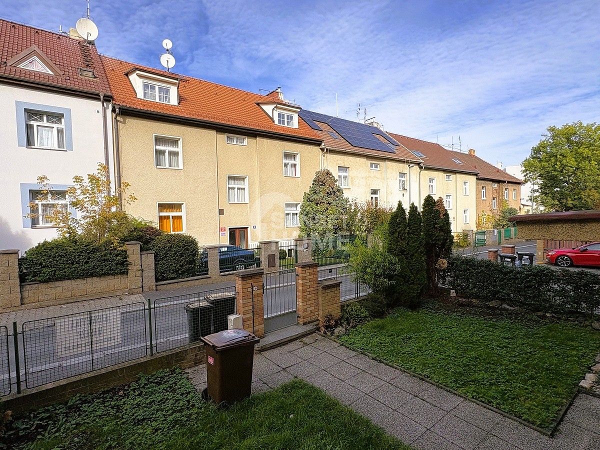 Pronájem byt 1+kk - Brtnická, Praha 10 - Michle, 30 m² - 2