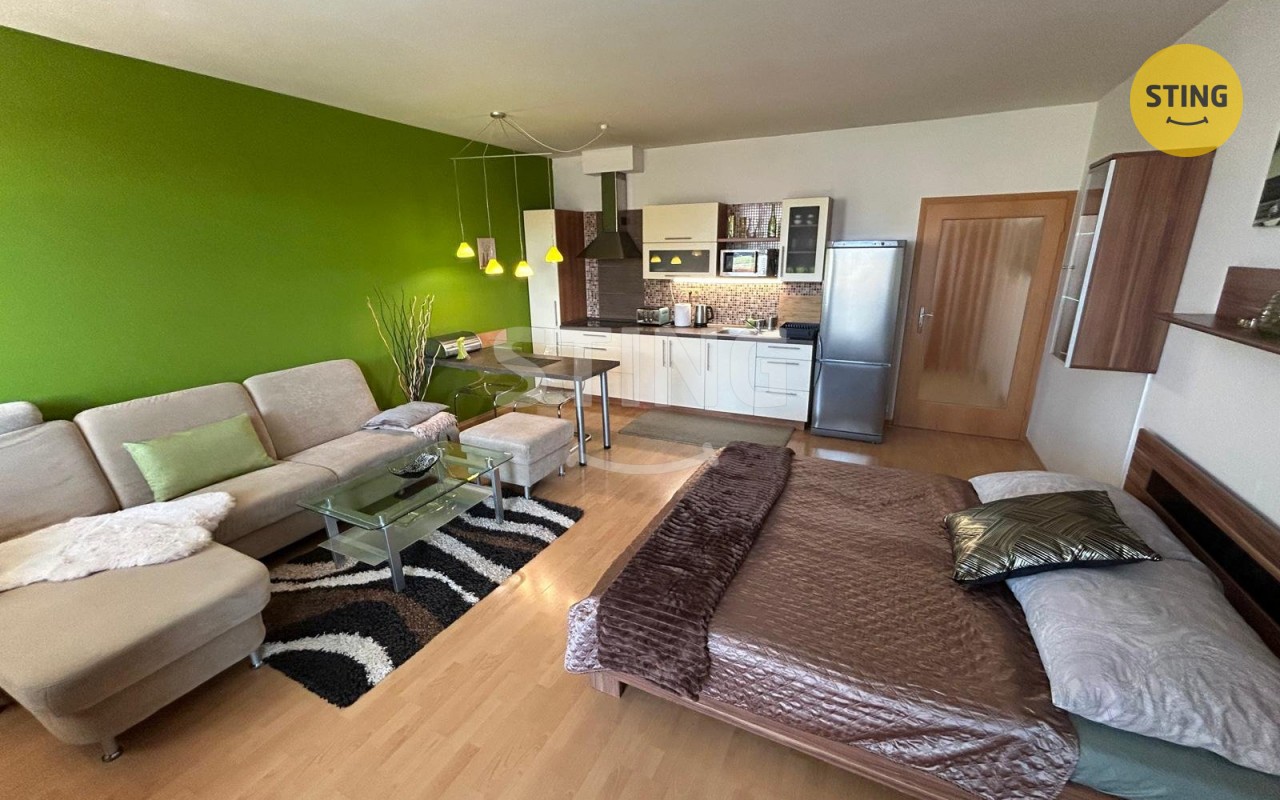 Pronájem byt 1+kk - Plácelova, Hradec Králové, 44 m² - 2