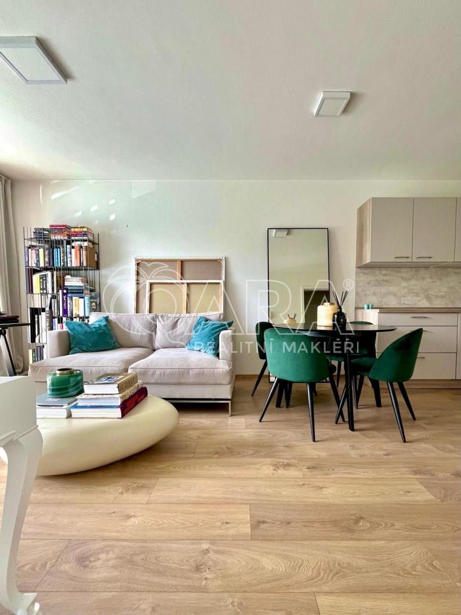 Byt 2+kk · 73 m² · Nová  , České Budějovice 3 - 4