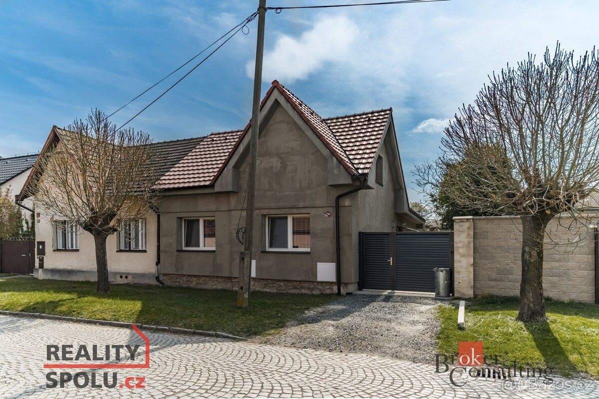 Prodej rodinný dům - Mochov, 250 87