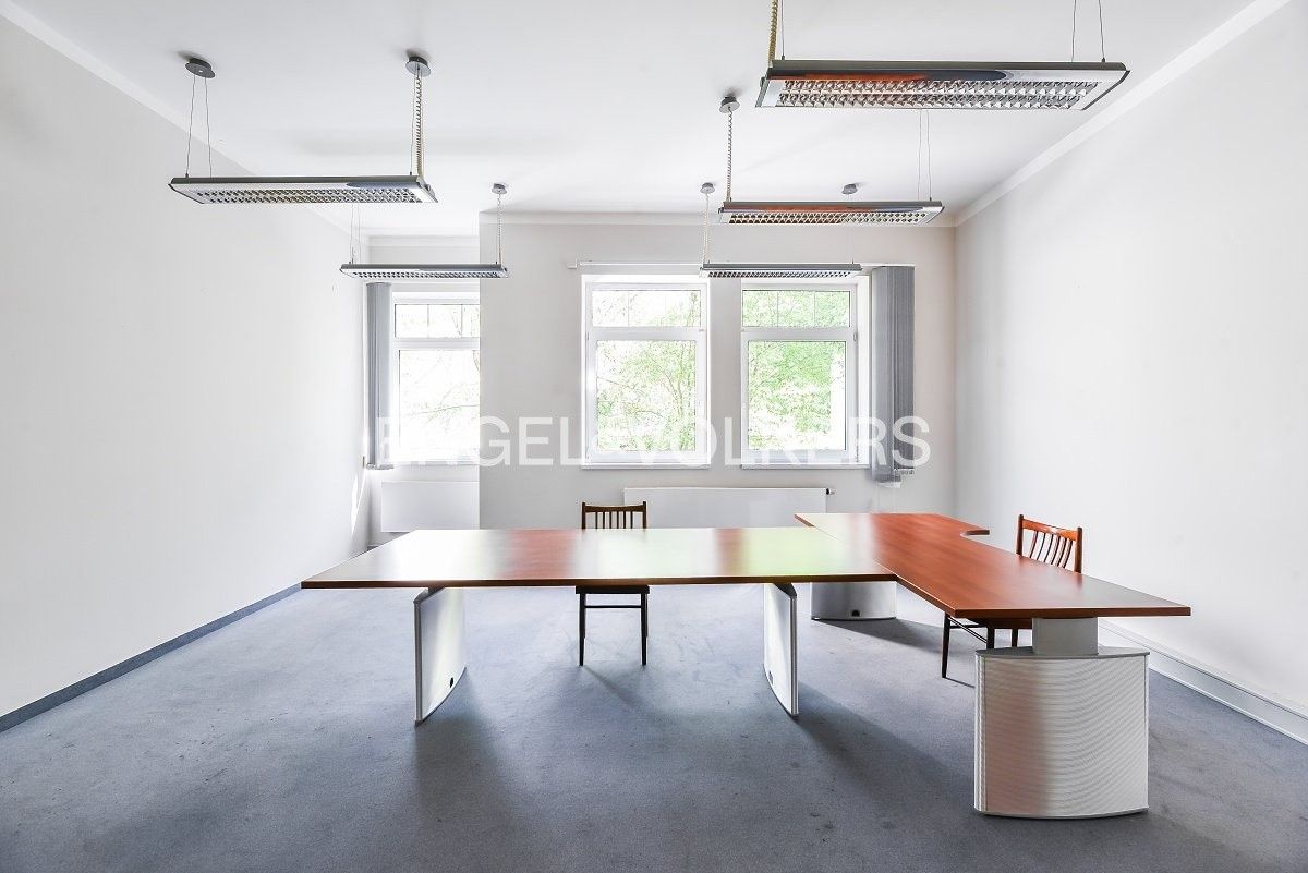 Pronájem kancelář - Bělohorská, Praha, 1 m²