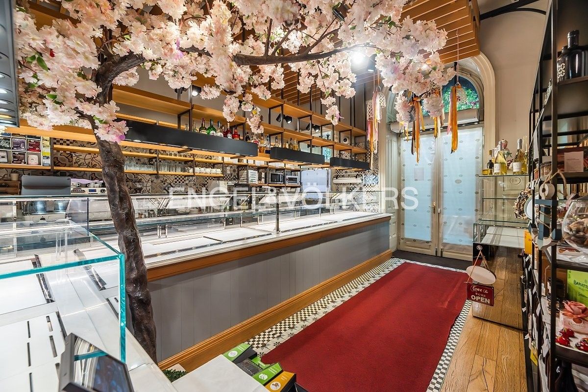Restaurace · 225 m² · Italská 212, Praha Vinohrady - 3