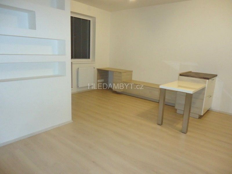 Pronájem byt 1+kk - Škrábkových, Praha 9 - Letňany, 42 m² - 5