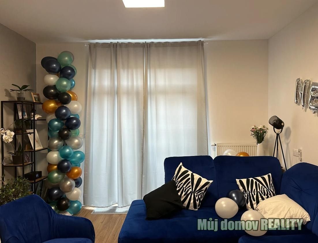 Pronájem rodinný dům - Hornoměcholupská, Praha, 230 m²