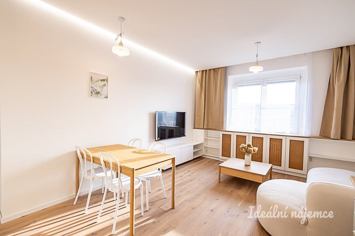 2+kk, Přípotoční, Praha, 55 m²