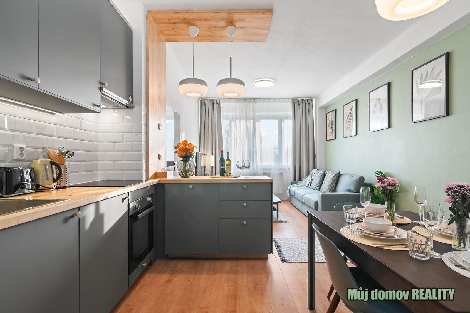 2+kk, Kolbenova, Praha, 60 m²