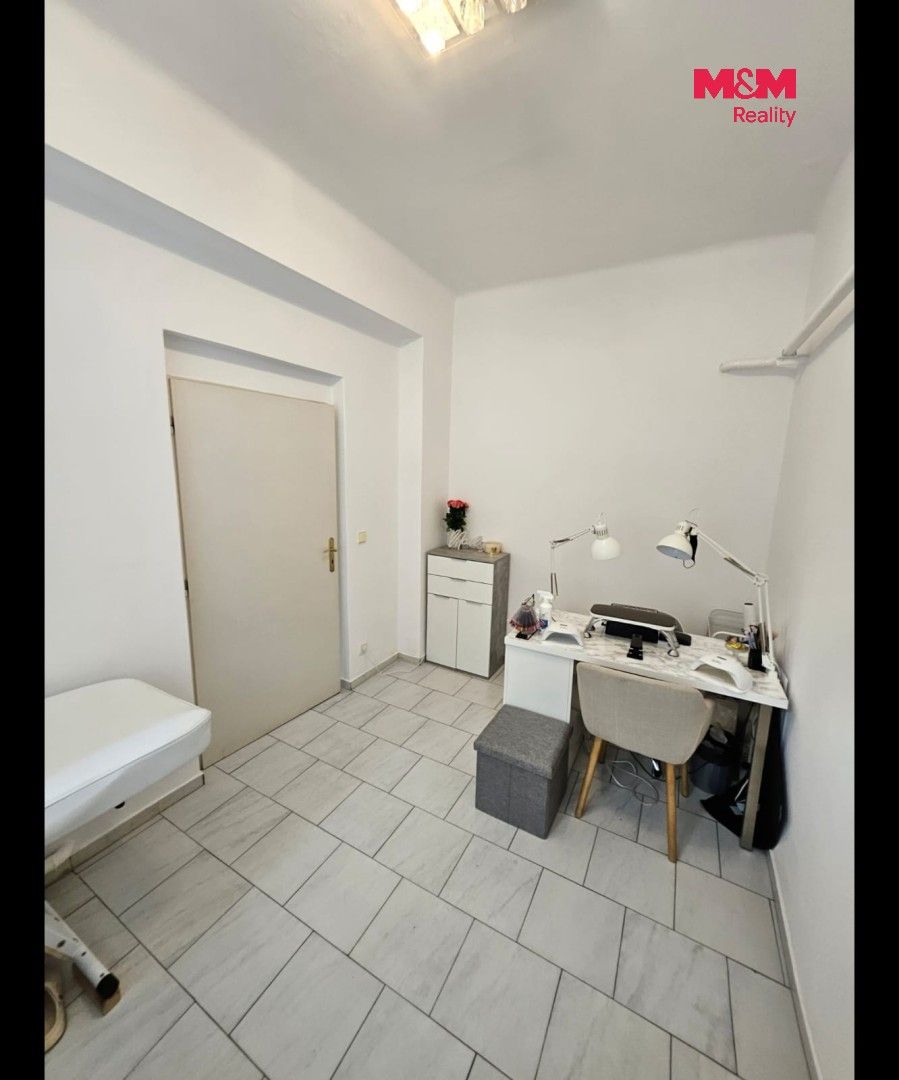 Obchodní prostory · 35 m² · Bohuslava ze Švamberka, Praha - 4