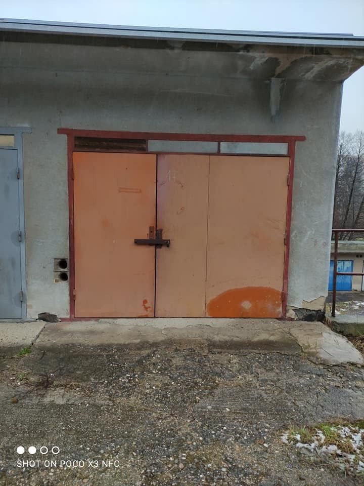 Garáže, Uherský Brod, 688 01