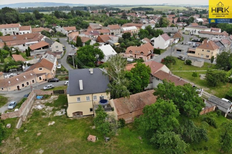 Prodej rodinný dům - K Mlýnu, Mostkovice, 300 m²