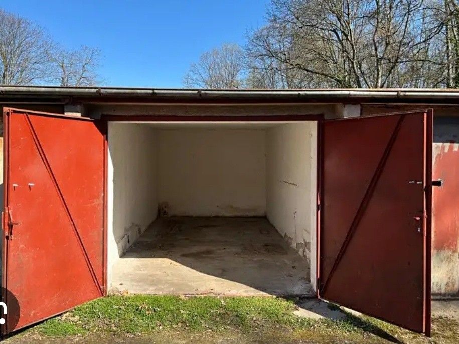Garáže, Hradec Králové, 500 12