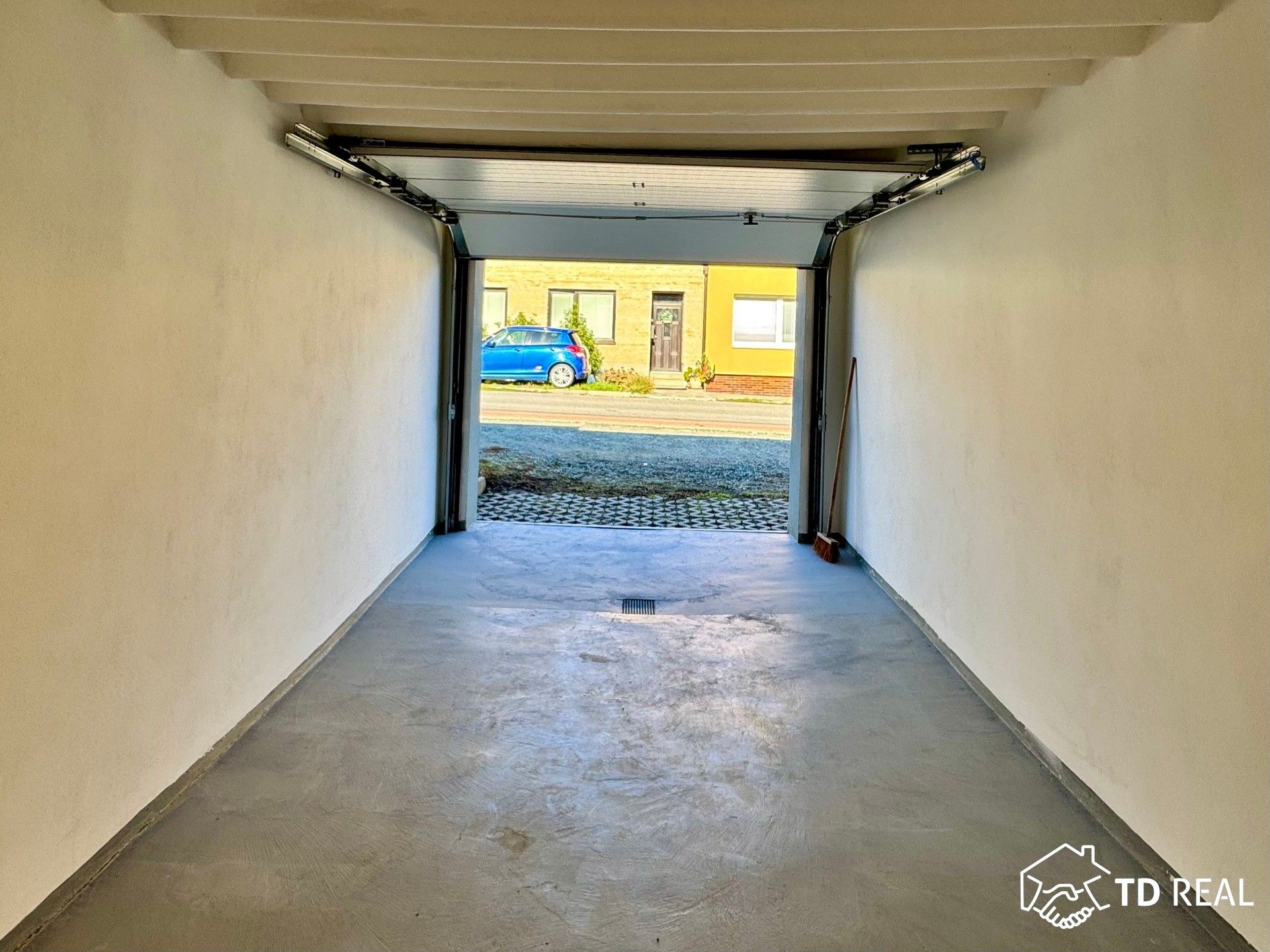Prodej garáž - Nad dědinou, Brno, 17 m² - 5