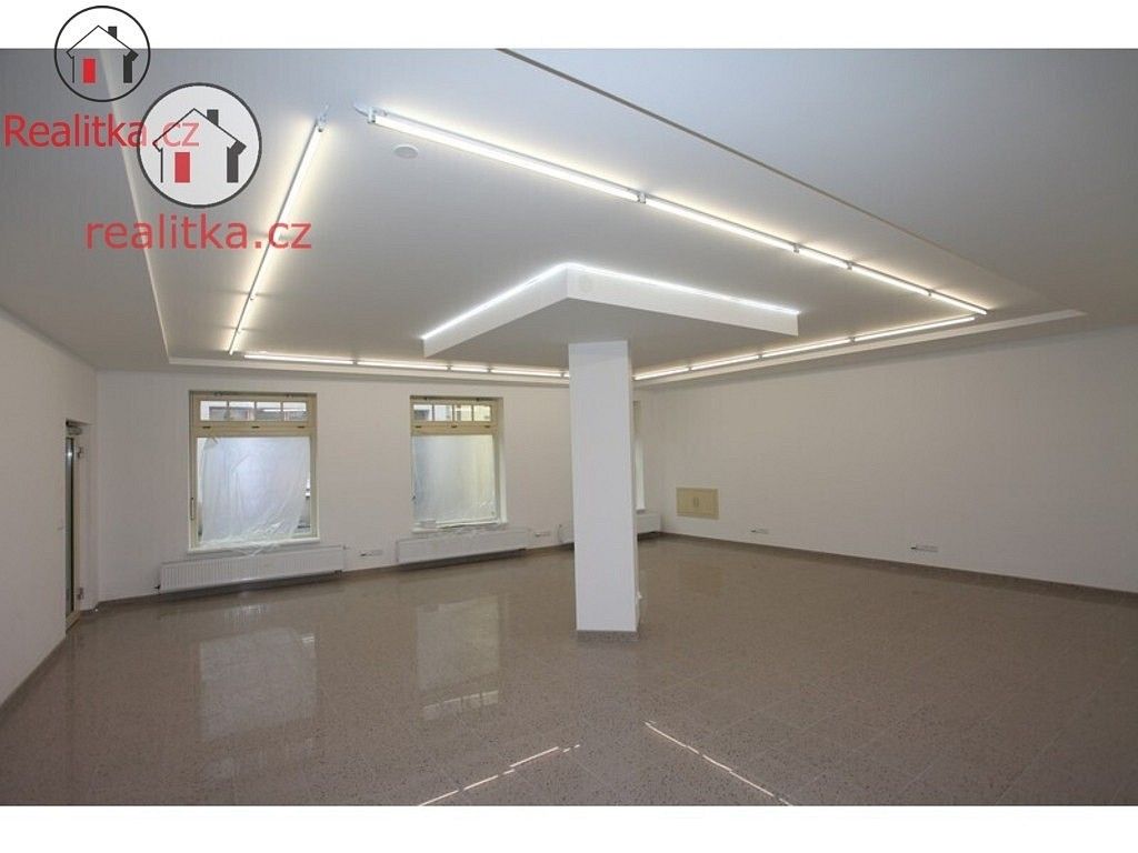 Obchodní prostory, 100 m²