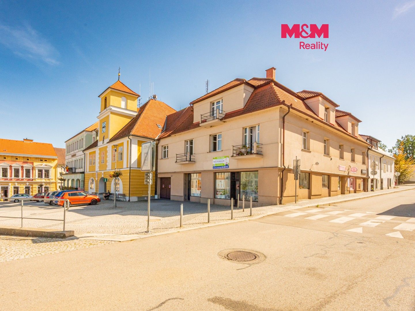 Obchodní prostory, Komenského nám., Votice, 120 m² - 1