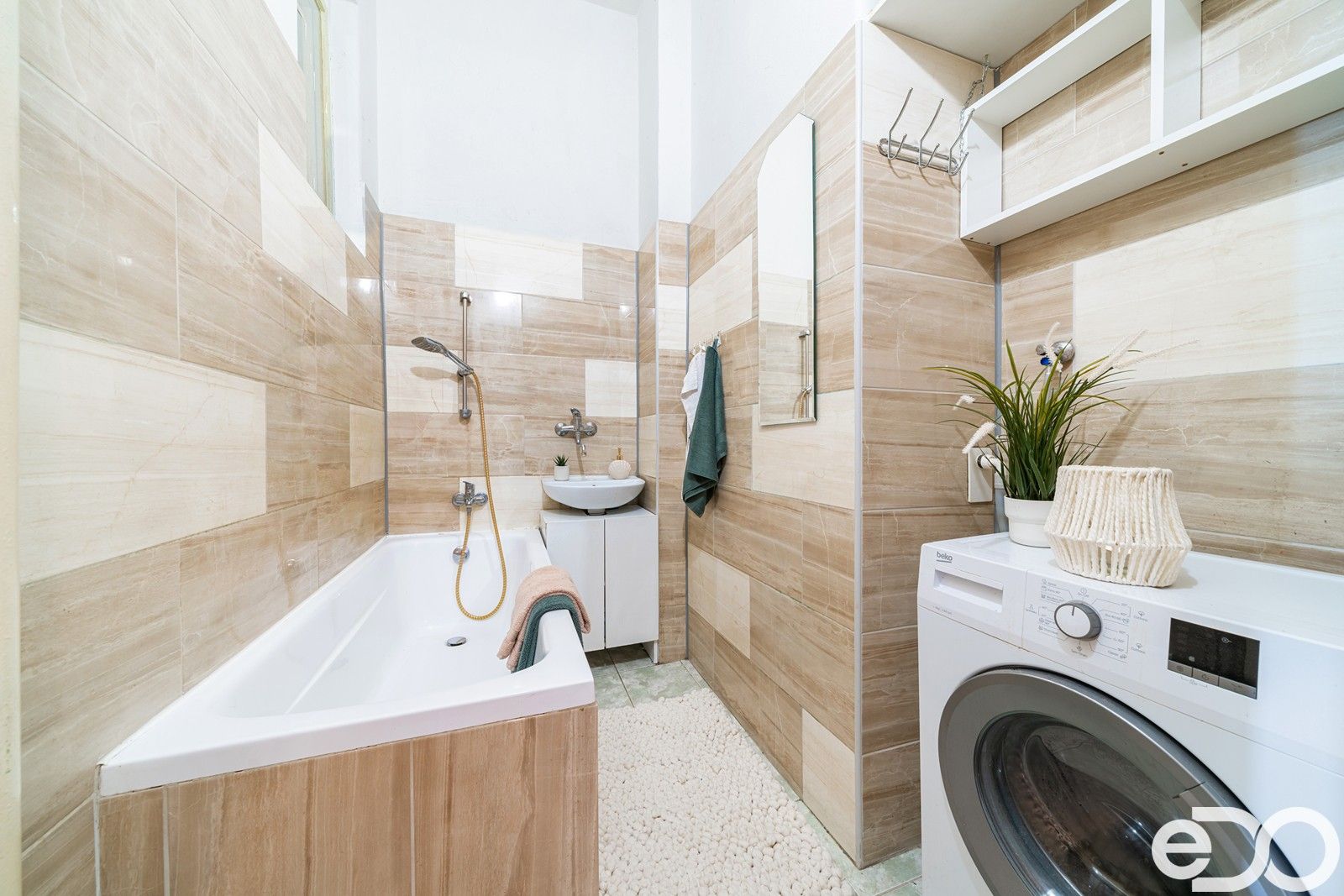 Prodej byt 3+1 - Antonína Dvořáka, Hradec Králové, 74 m²