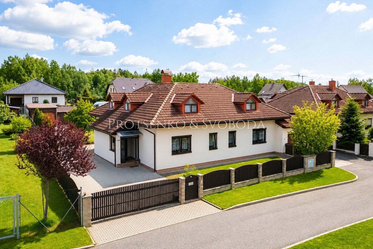 Rodinné domy, Česká Lípa, Liberecký kraj, 310 m² - 1