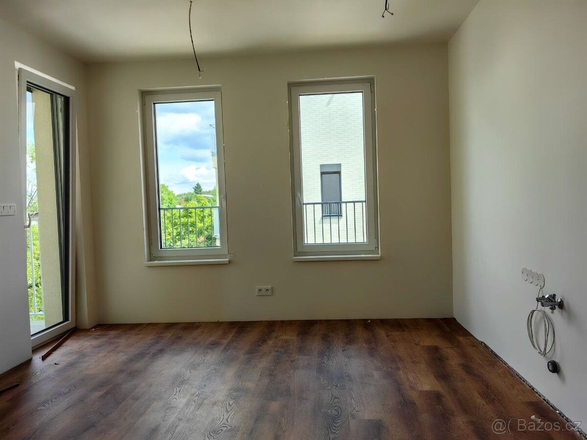 Prodej byt - Odolena Voda, 250 70