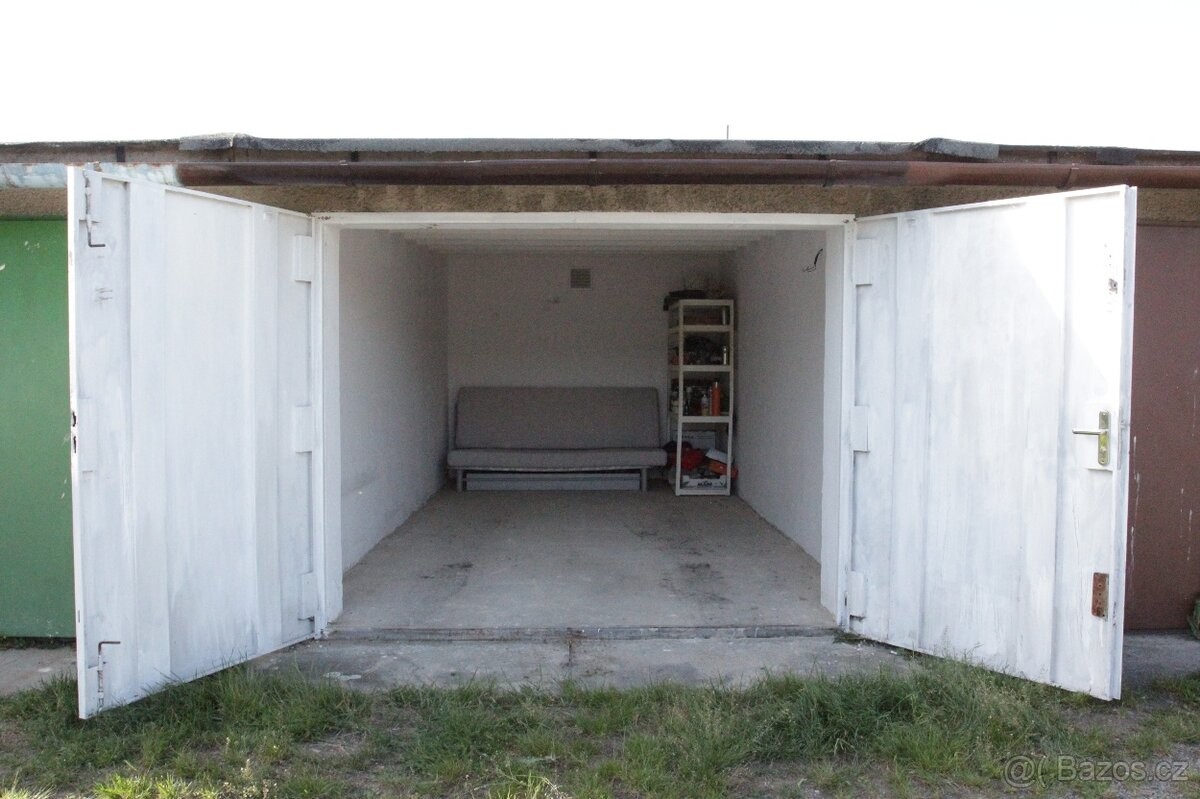 Garáže, Valašské Meziříčí, 757 01 - 2
