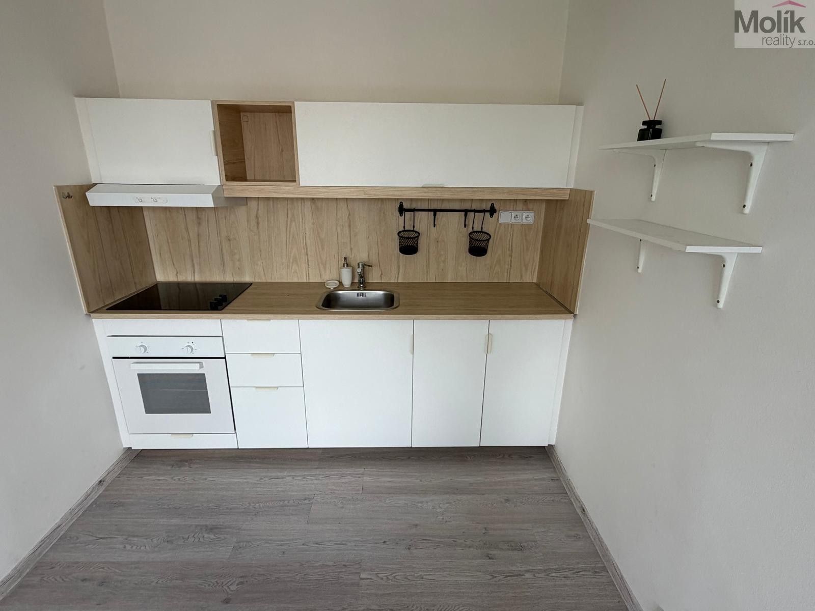 Prodej byt 3+1 - Zemská, Teplice, 67 m² - 5